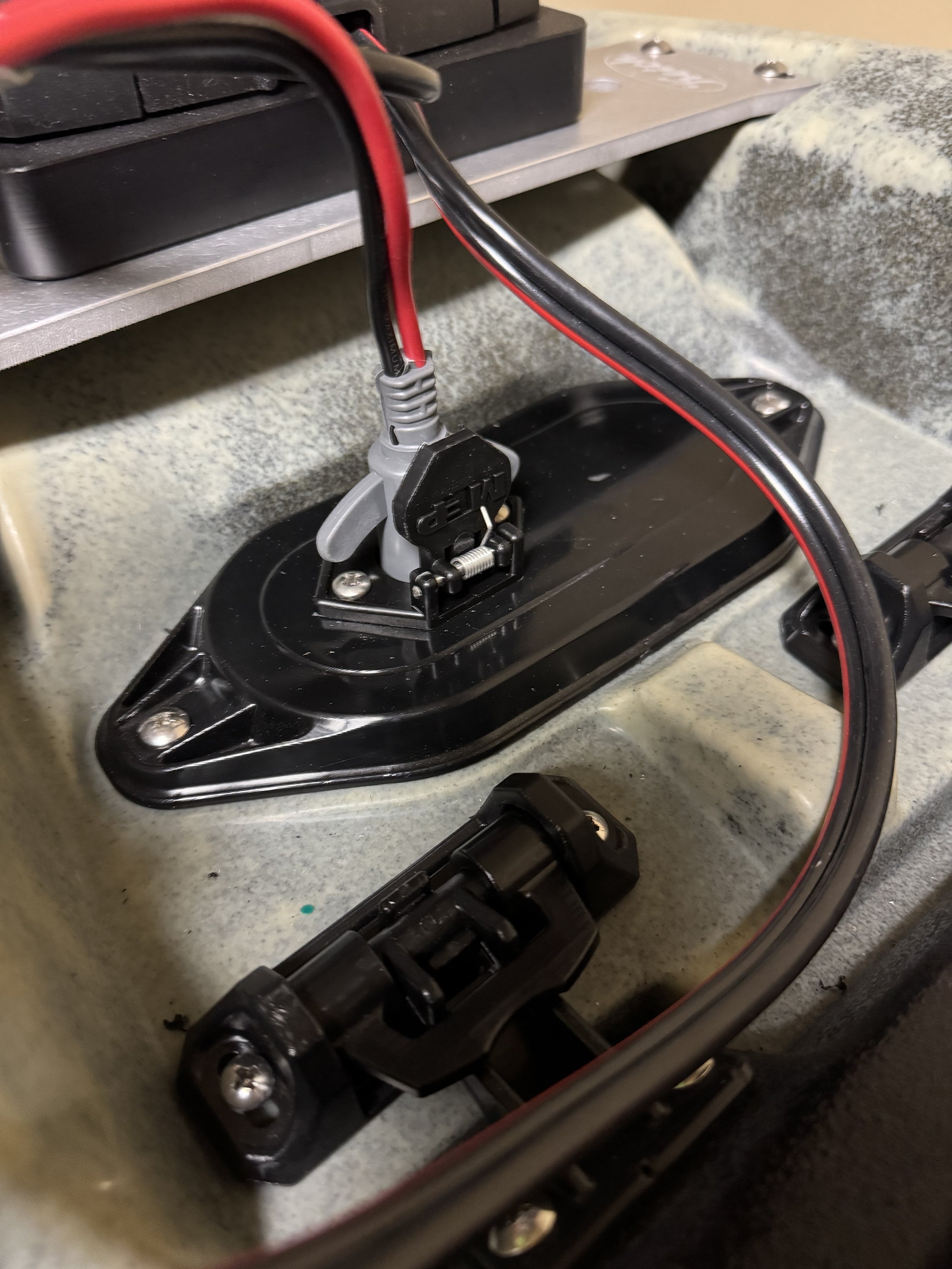  Plug that connects the motor to power. 